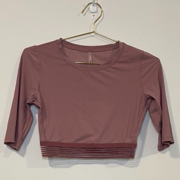 Cropped Athletic Shirt - Picture 1 of 4